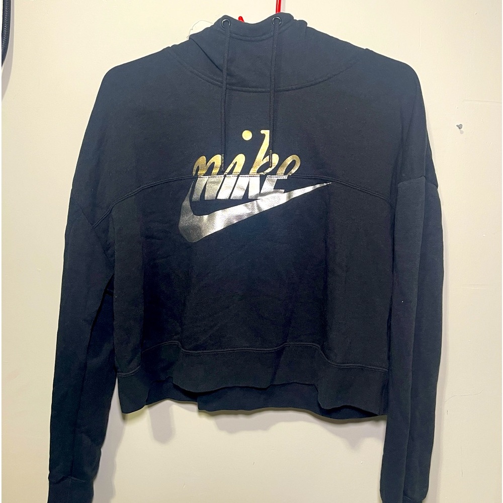 Nike crop hoodie size medium